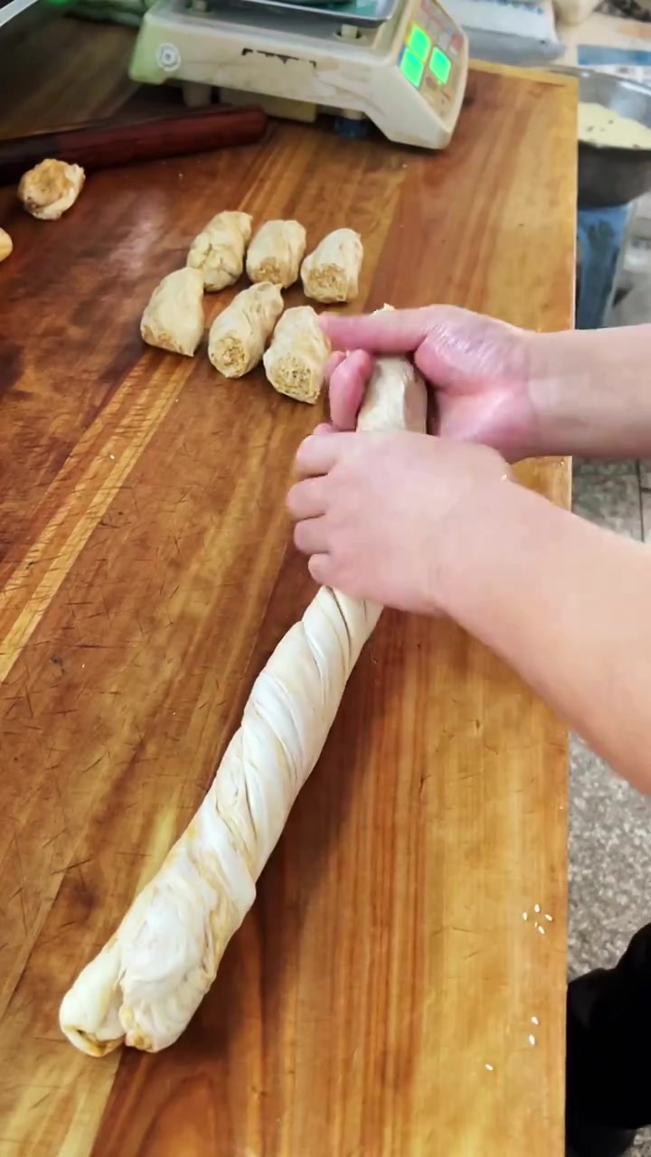 螺丝转烧饼做例子手法