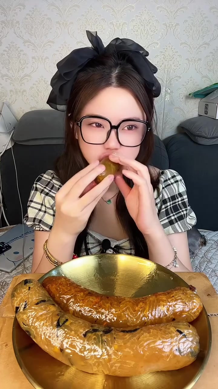 让肠来了:空运发货老快了真好吃好多种口味蒜香里