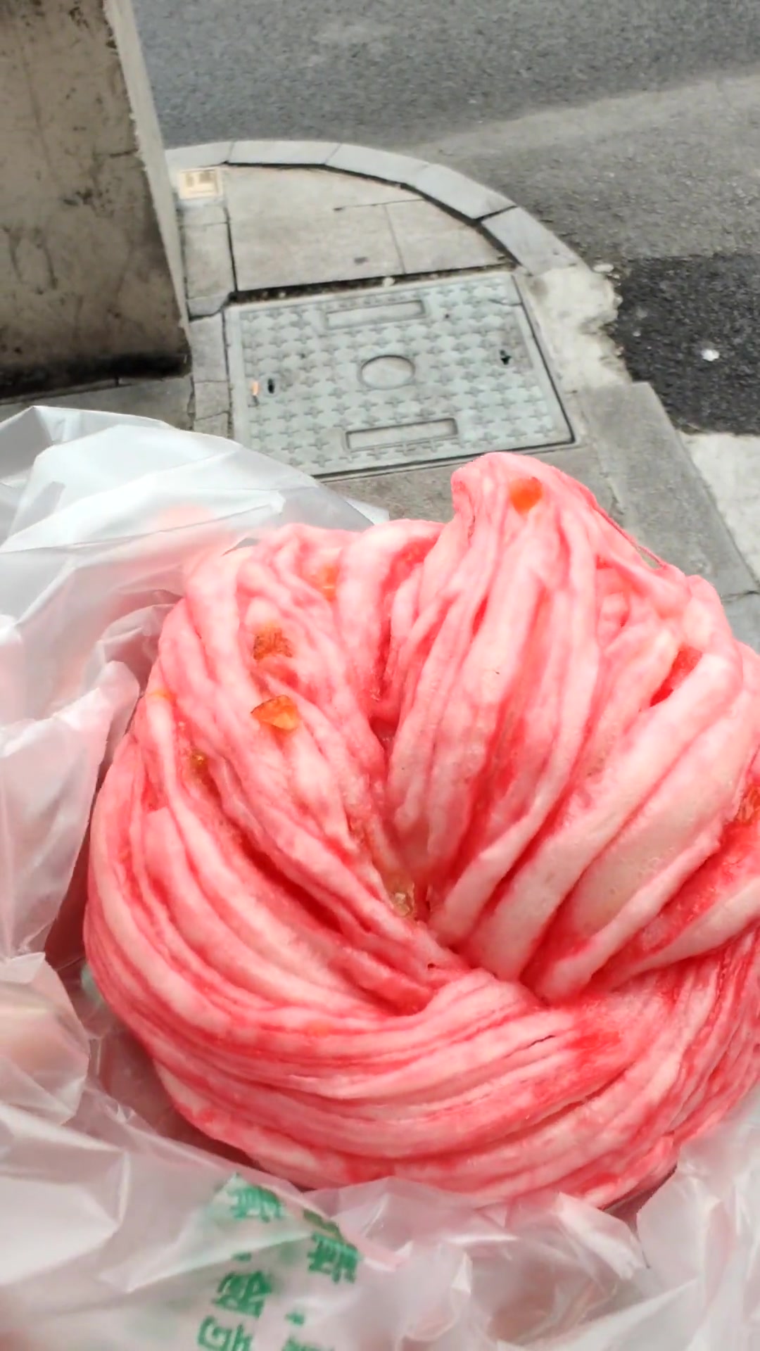 自贡燕窝丝有油气冬条,细且微甜呈燕窝状