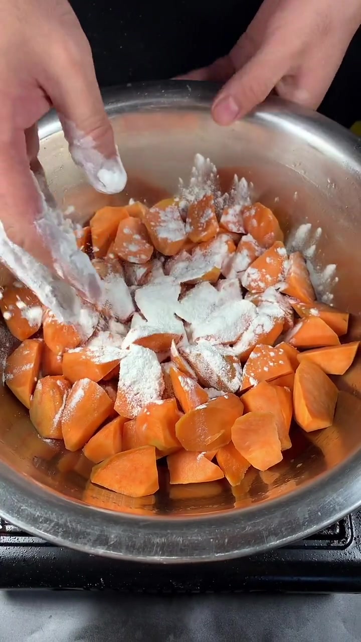 大人小孩都爱的挂浆地瓜,做法超简单,快学!