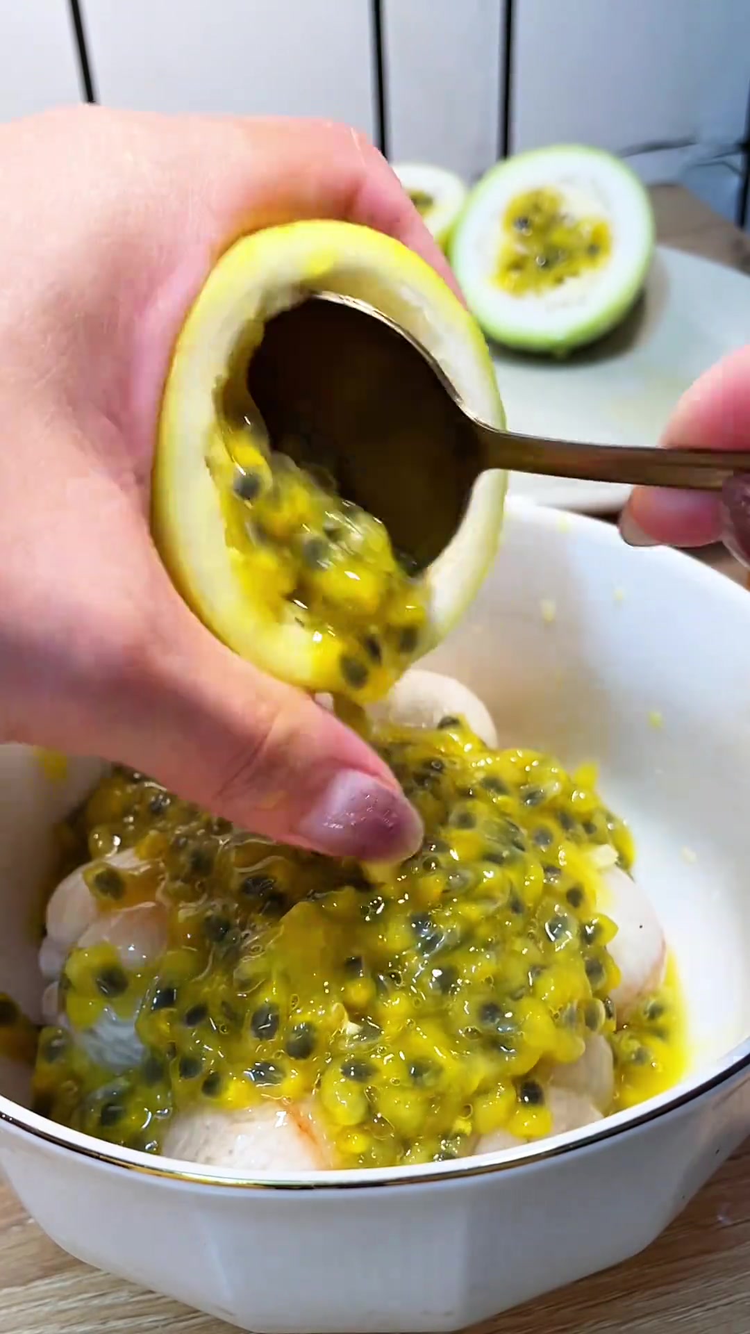 幸福有很多种吃百香果山竹是一种!