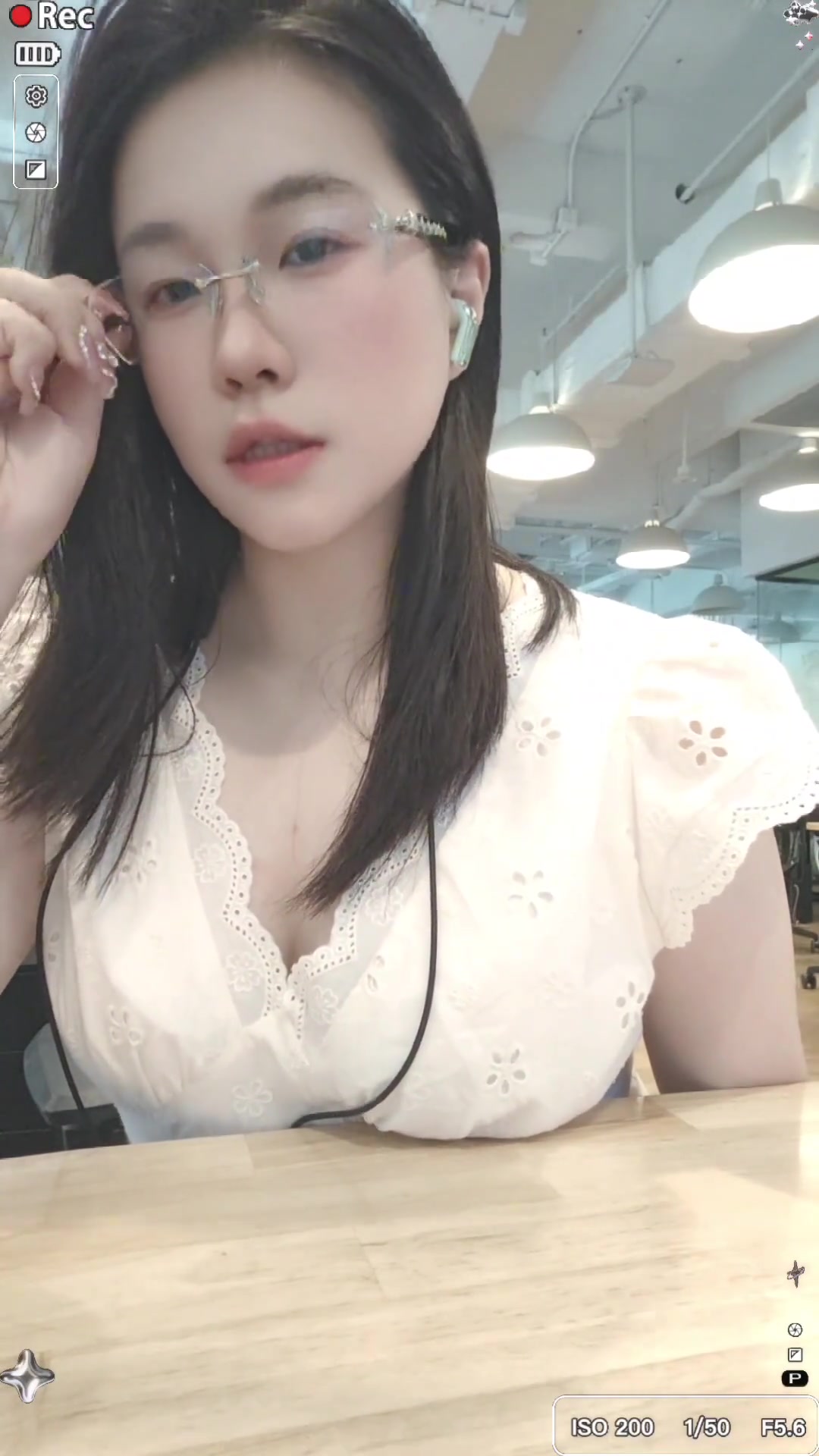 每日大赛反差大赛眼镜是哪款(每日大赛反差眼镜系列热门事件)