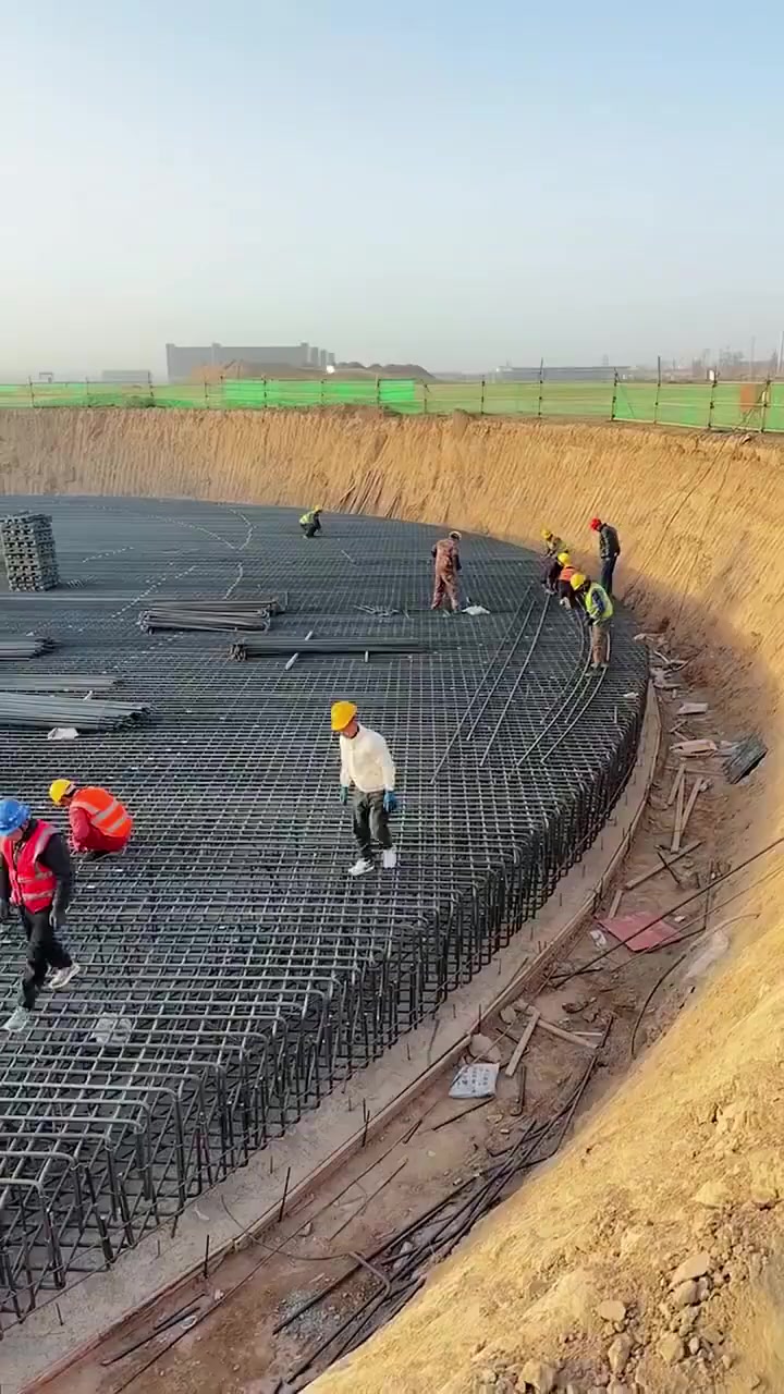 「大型抗震筏板基础施工」大型抗震筏板基础施工