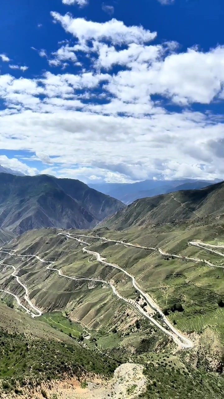 到了西藏最著名天路怒江72道拐,视频不及眼见震撼