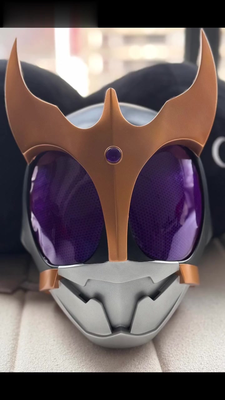 假面骑士空我泰坦形态头盔