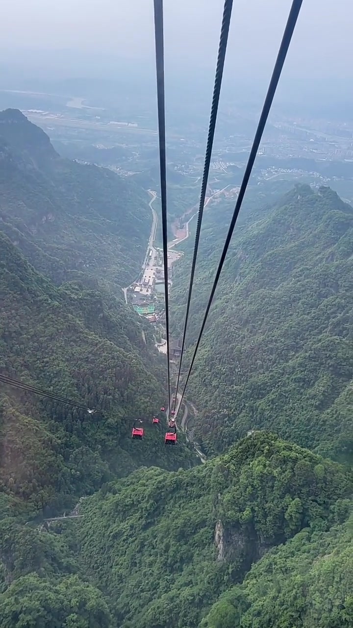 在三特索道的K线图上三连阳形状的呈现频率怎么？