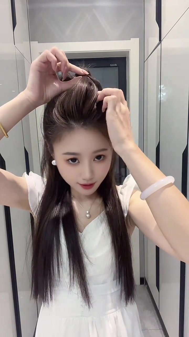 半扎发教程,简单好看发型,夏日清凉编发