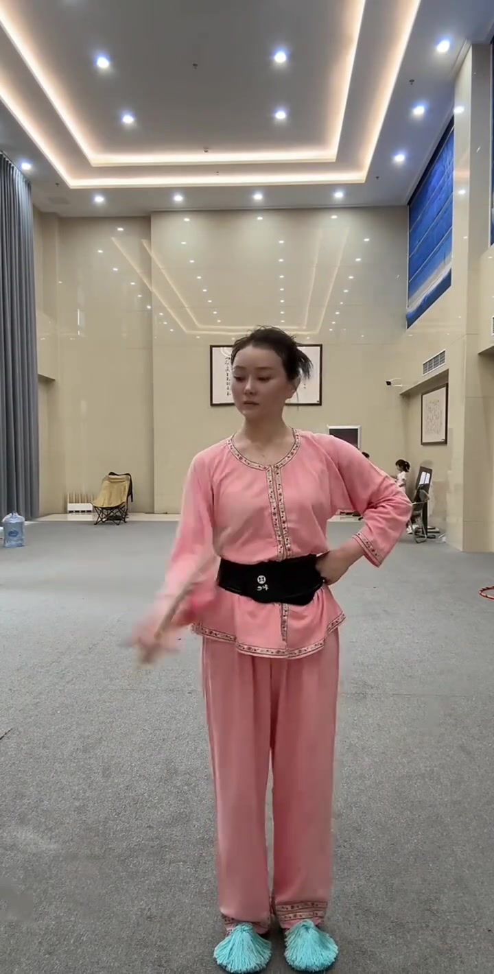 戏曲演员日常练功