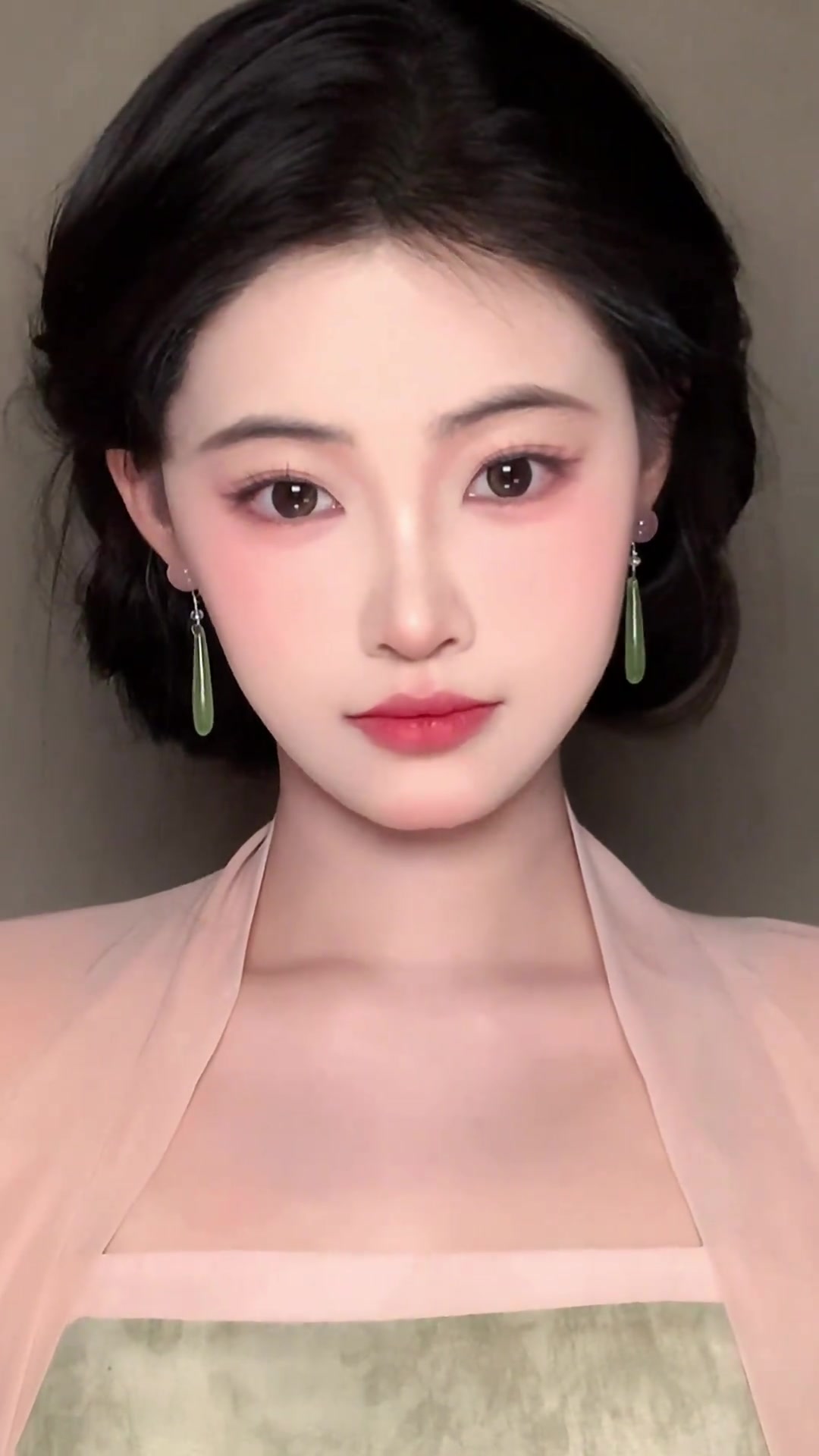 杏眼桃腮,精致妆容分享,打造自然美丽气质