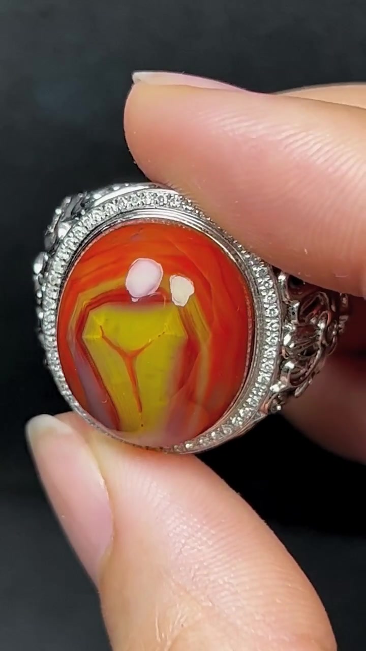 北票战国红白金镶嵌闪丝艳红黄戒指