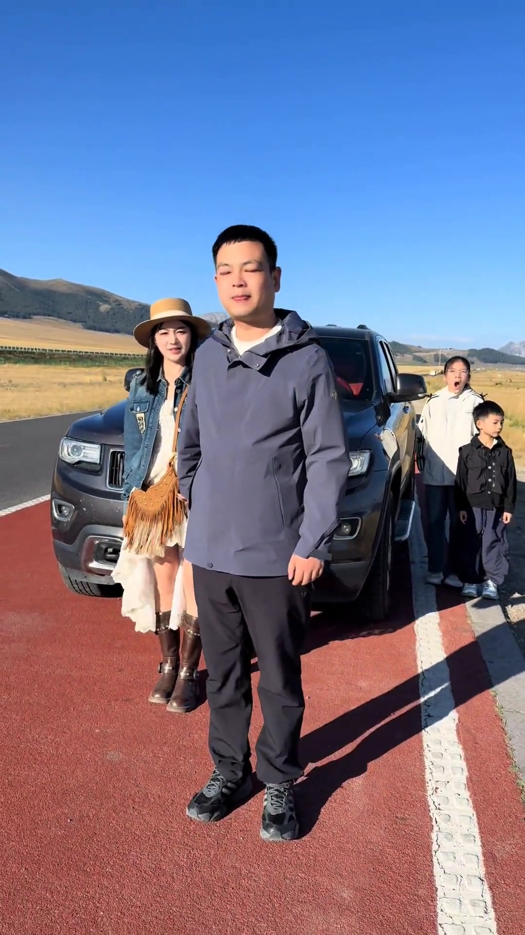 包含一家四口去赛里木湖旅游攻略的词条