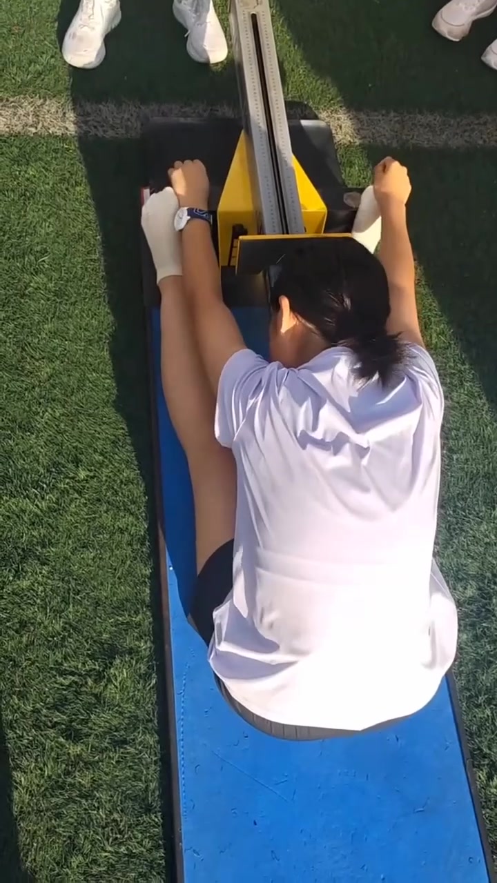 坐位体前屈脱鞋测试