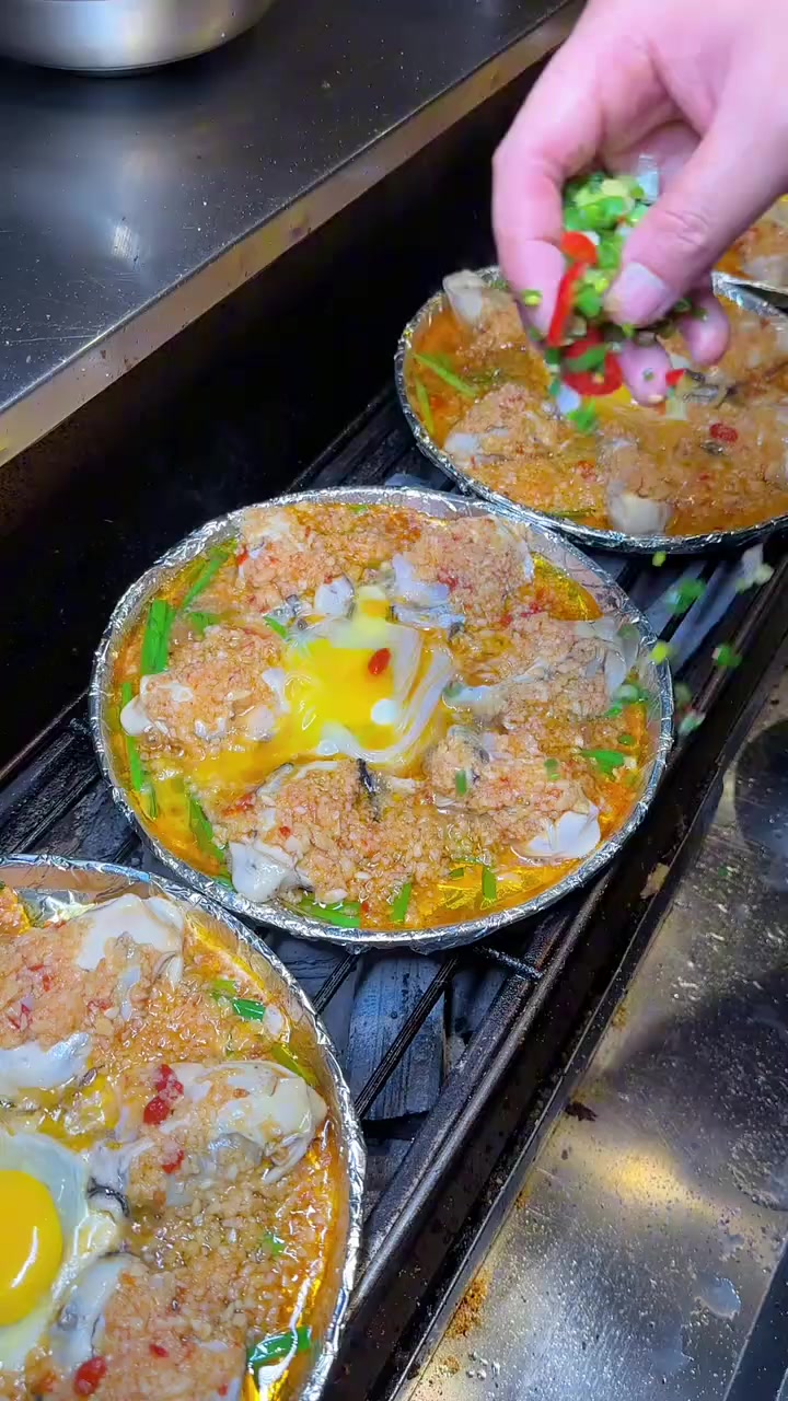 分享铁板韭菜生蚝,大家觉得这菜值多少?评论区见