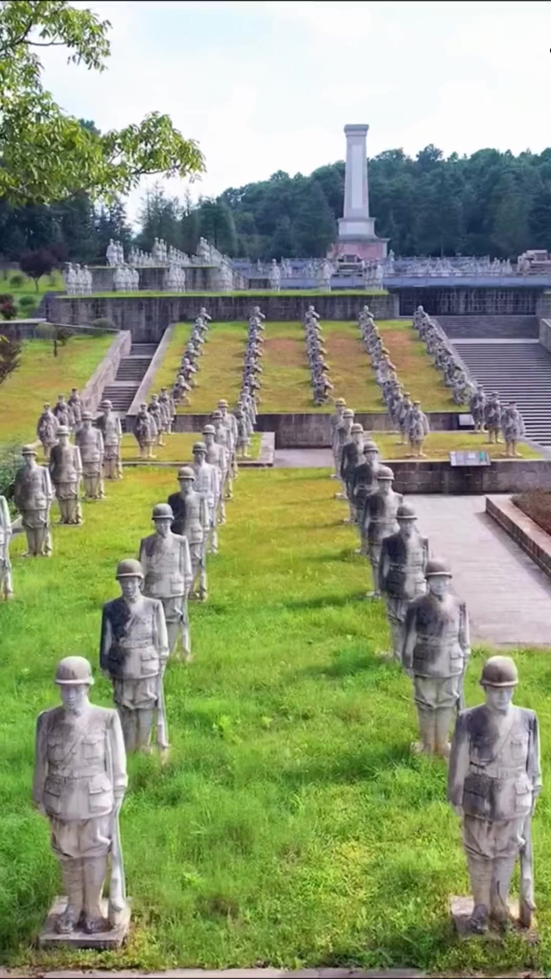 早秋旅游,松山战役历时95天,数千名娃娃兵为国捐躯,最小的只