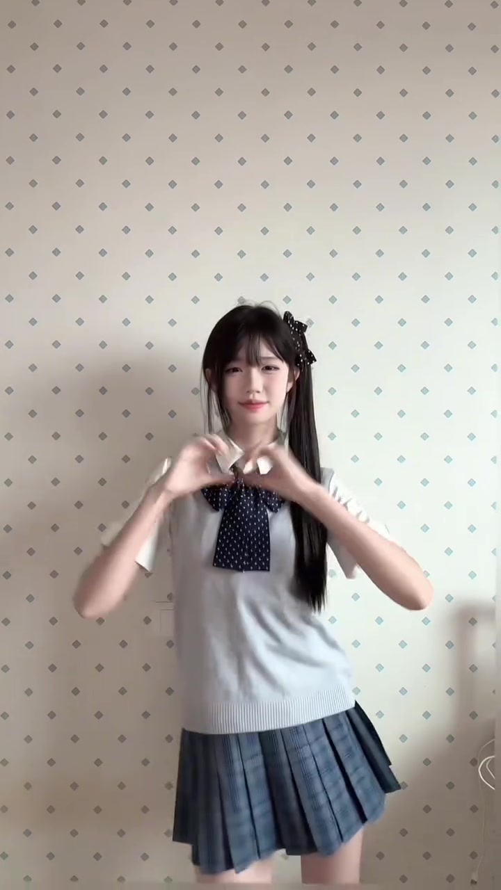 老婆好拽我好爱 又拽又萌又可爱 怎么可以那么哇塞 我的老婆真厉害 卡