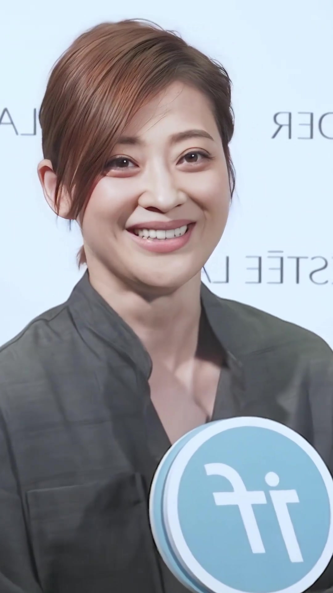 50岁梅婷采访状态佳,风韵犹存,不愧是女神