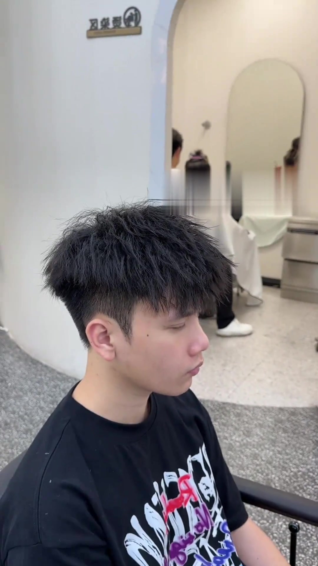 南宁男士凌乱摩根烟花烫,发根蓬松超有型