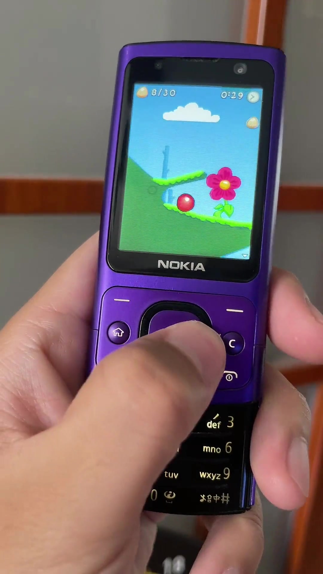 回忆杀!诺基亚自带手机游戏蹦球历险记