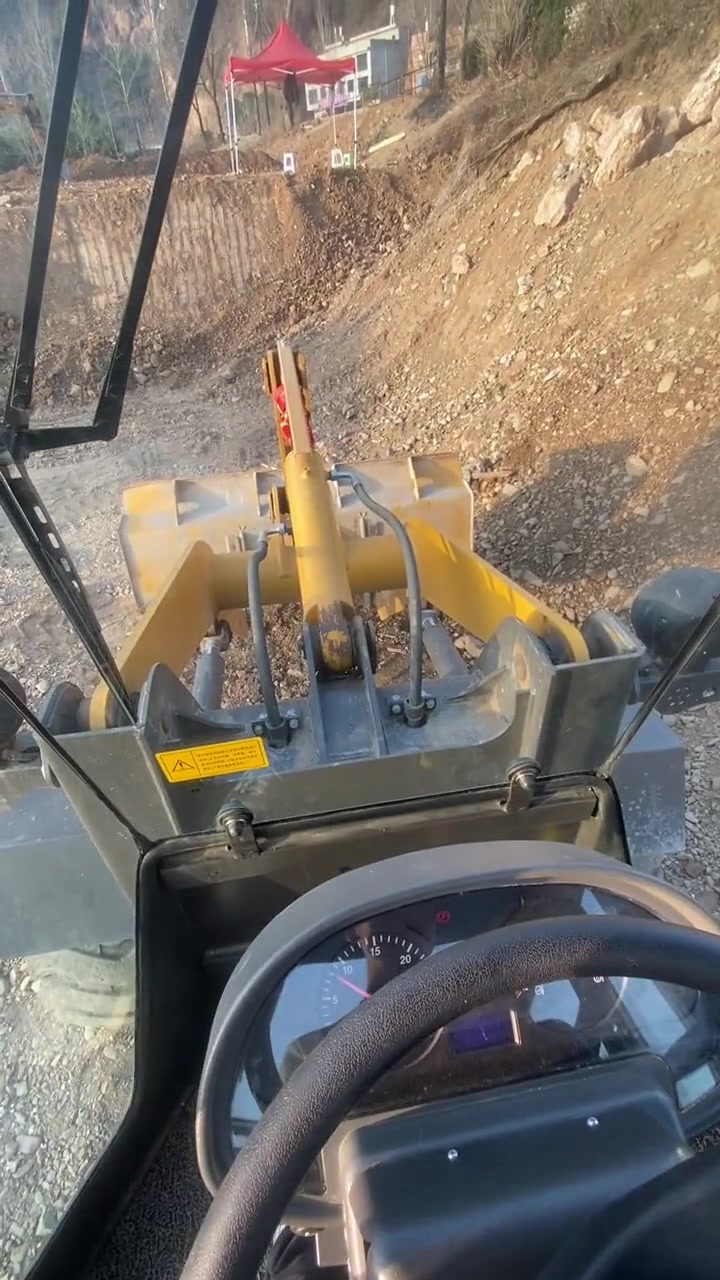 一个视频就会你开装载机