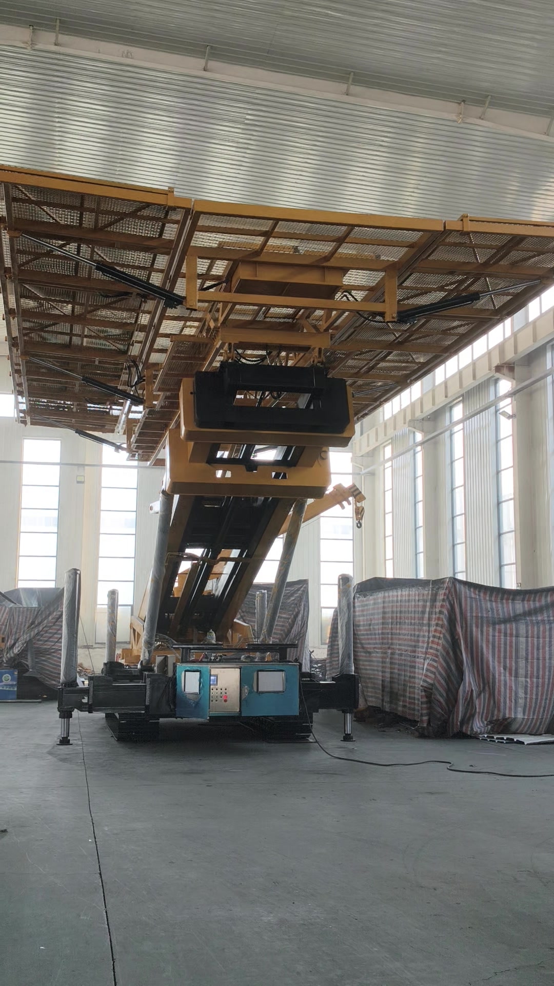 高空作业反吊顶平台操作注意事项