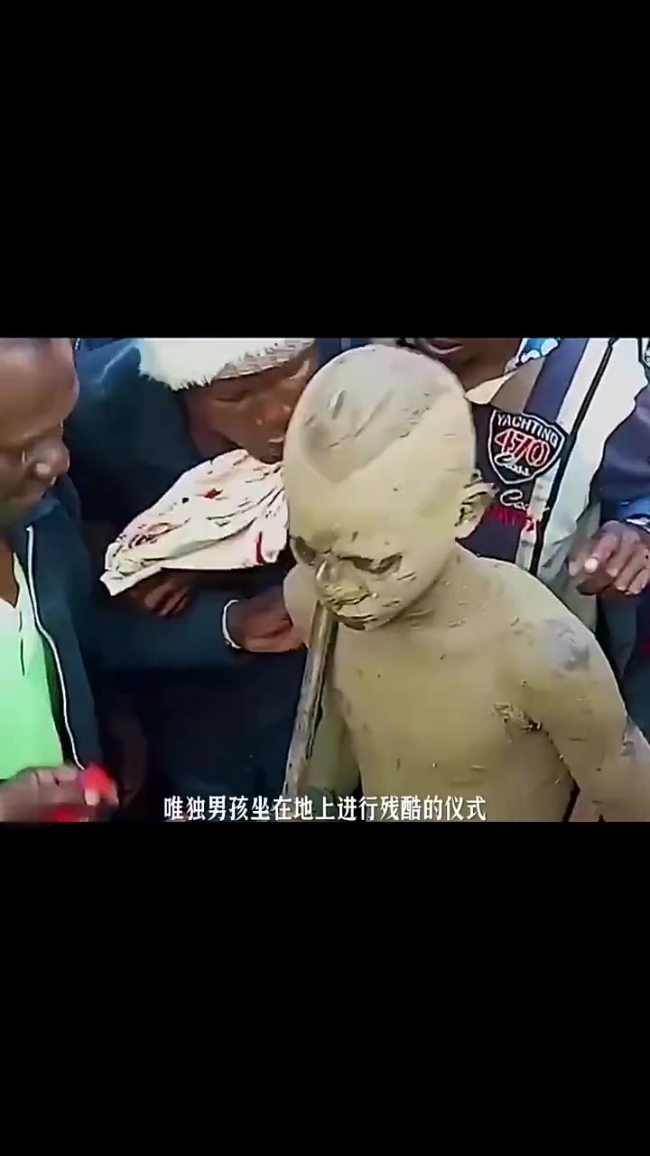 非洲残忍割礼仪式与女子和黑狗的奇特相恋