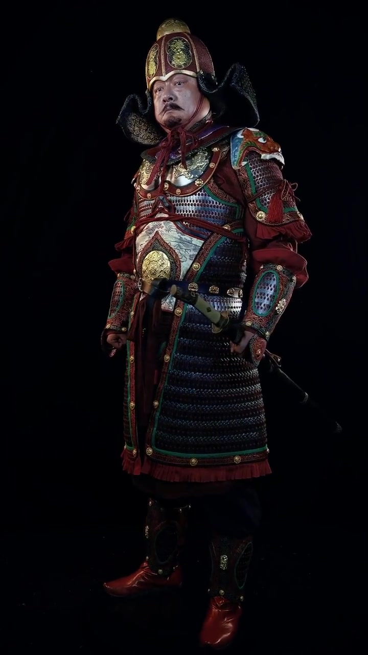 唐双龙斗狮纹明光甲胄装备演示