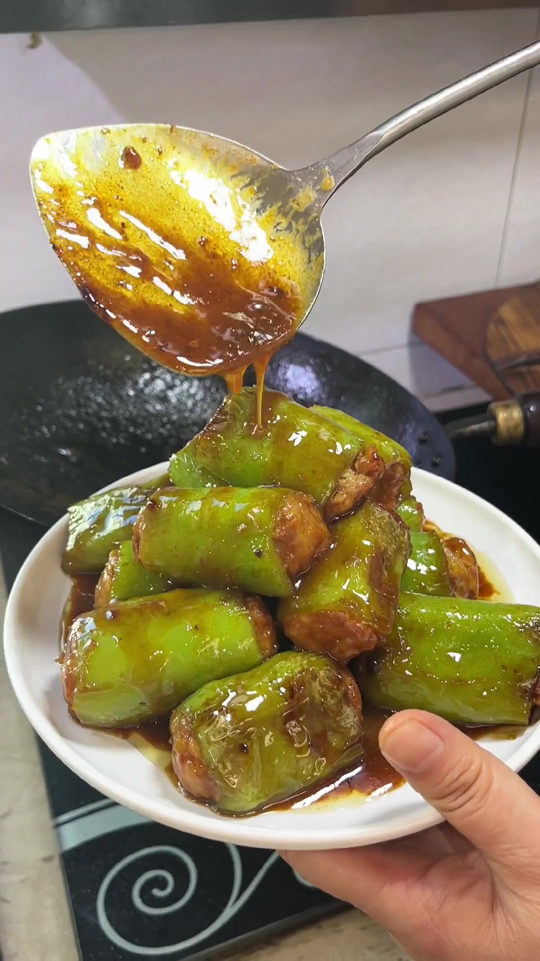 妈妈做的青椒酿肉超下饭,含泪炫两大碗米饭!