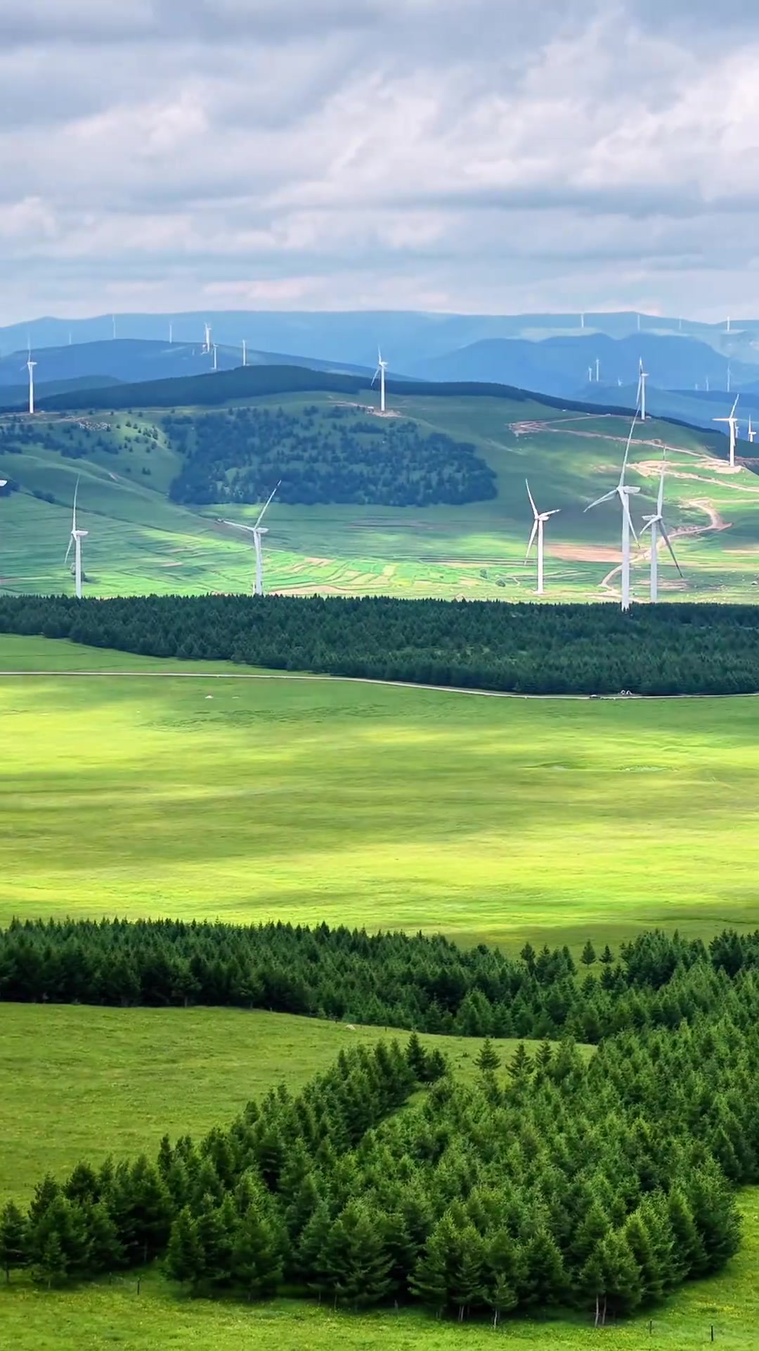蓝天白云高山草甸,河北版阿勒泰蔚县飞狐峪空中草原