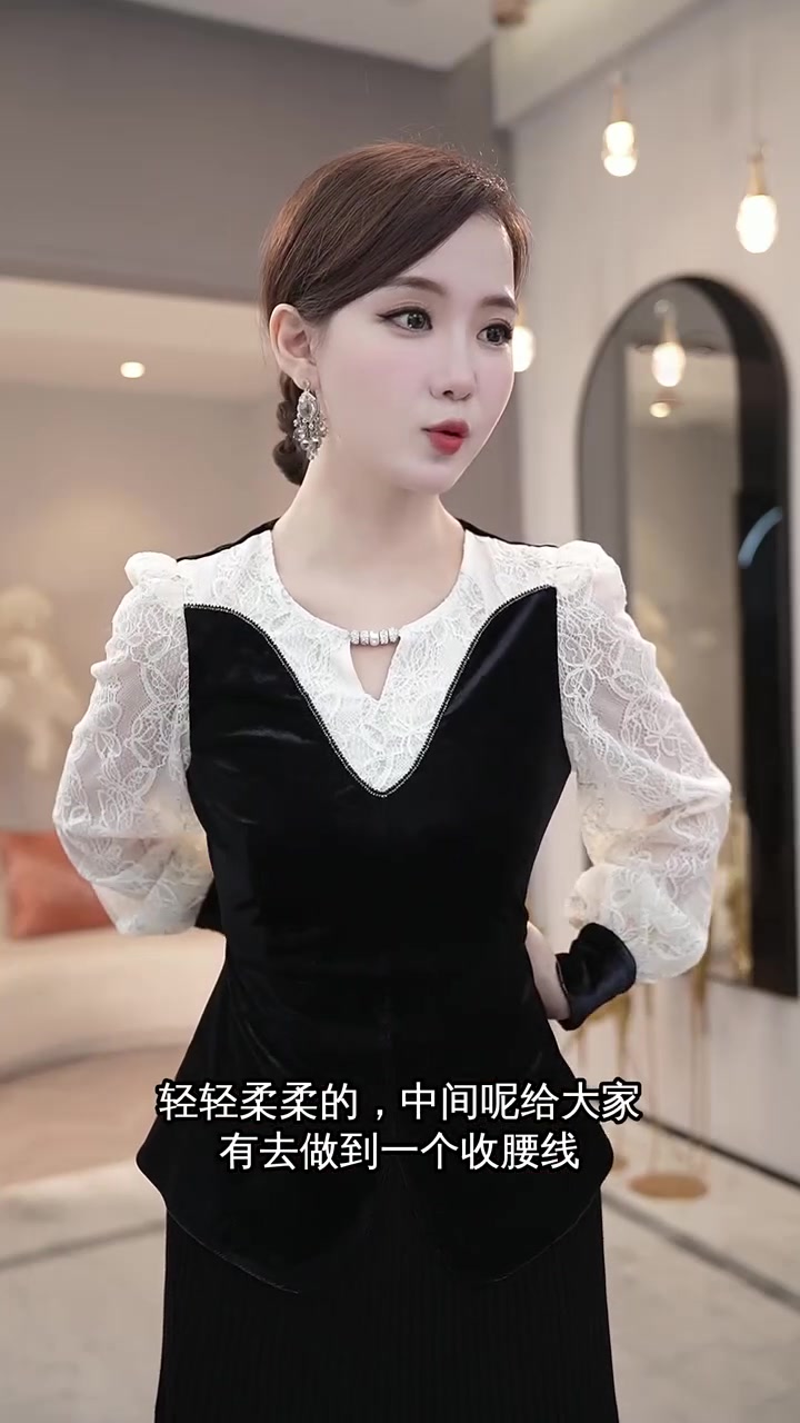 精致丝绒上衣,蕾丝网纱设计,立体裁剪,舒适不扎肉