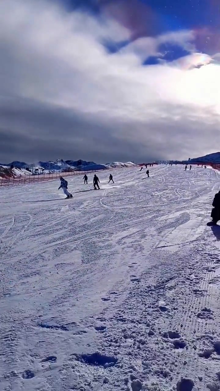 天山天池滑雪场滑雪攻略 天山天池滑雪场滑雪攻略