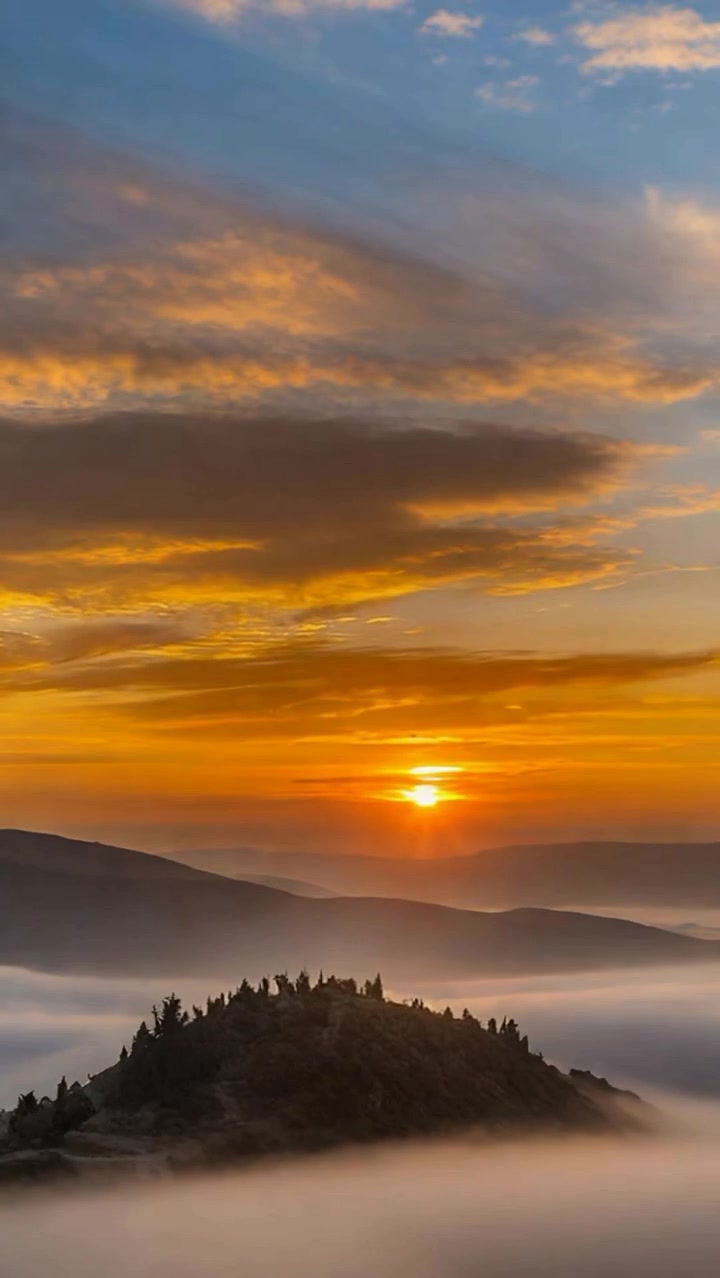 落日余晖映晚霞,一抹夕阳美如画的治愈风景