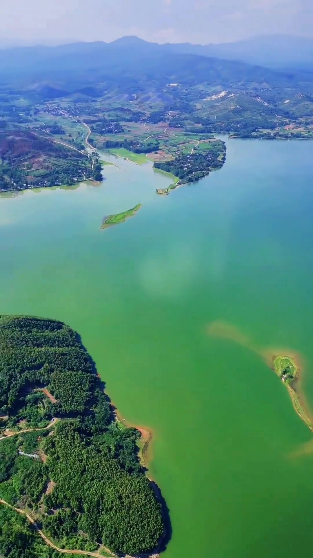 镇平县石佛寺镇平顶山村赵湾水库西岸有神秘三皇洞