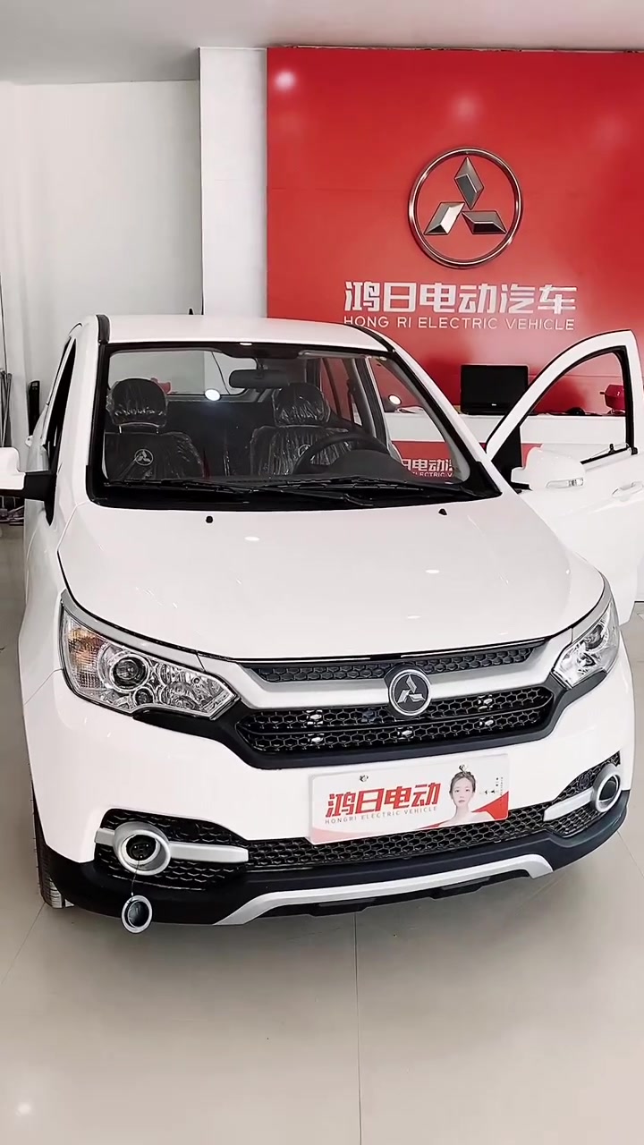 鸿日低速新能源四轮电动车,可用油可充电