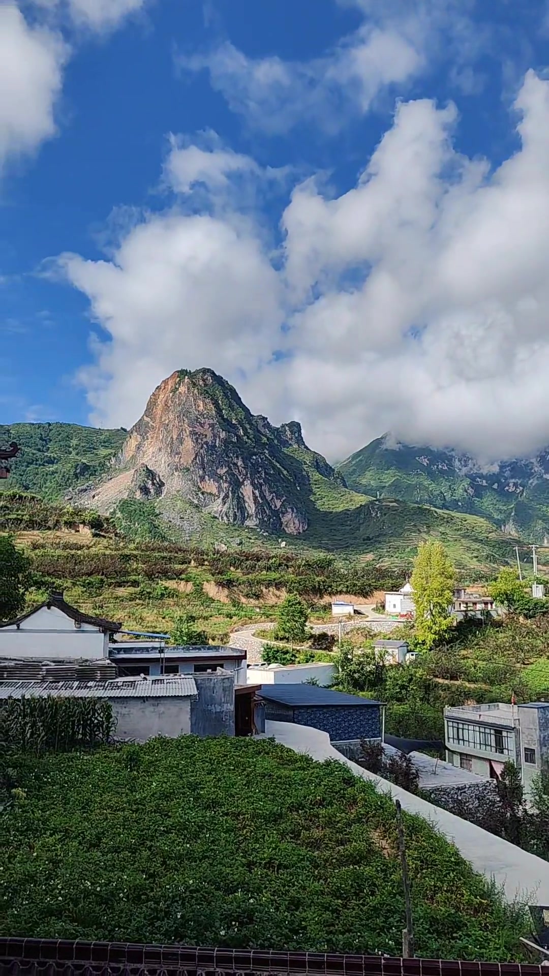 大美陇南风景如画,蓝天白云间山美水香鸟欢叫