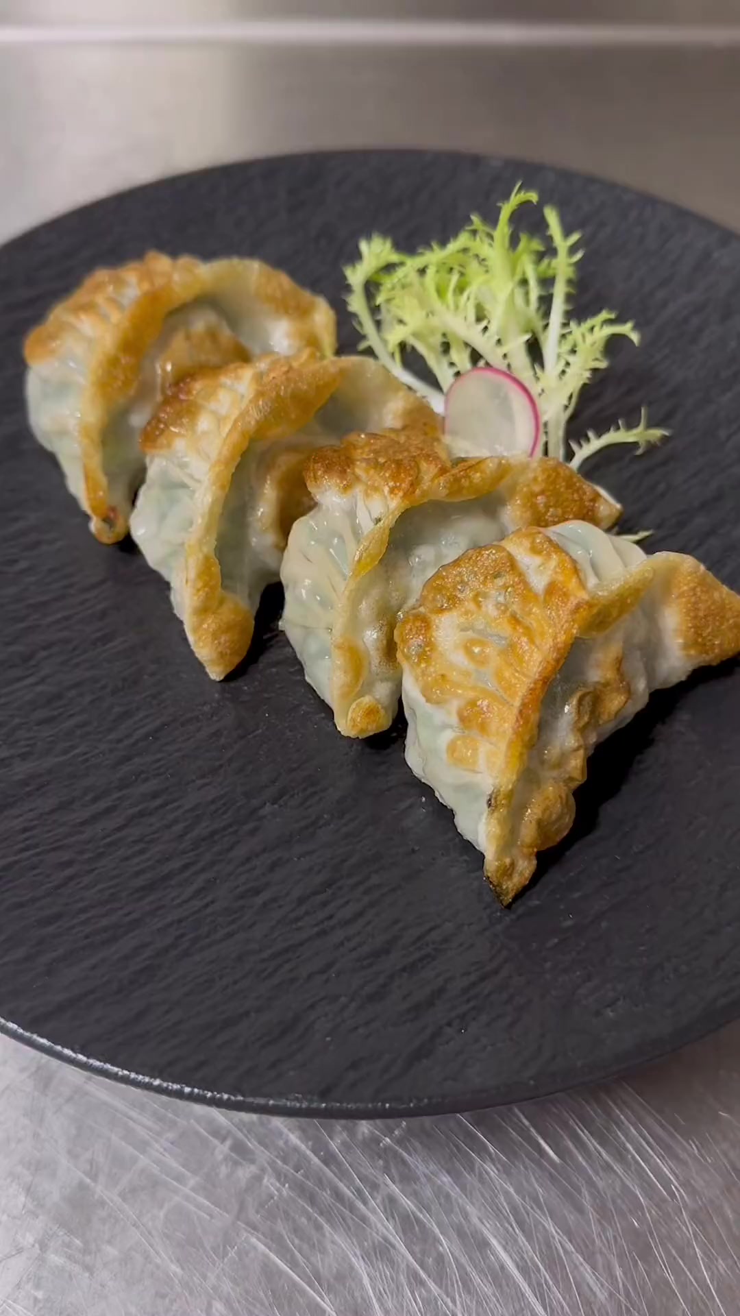 粤式香煎韭菜饺:香酥脆,内馅带汁,多年畅销