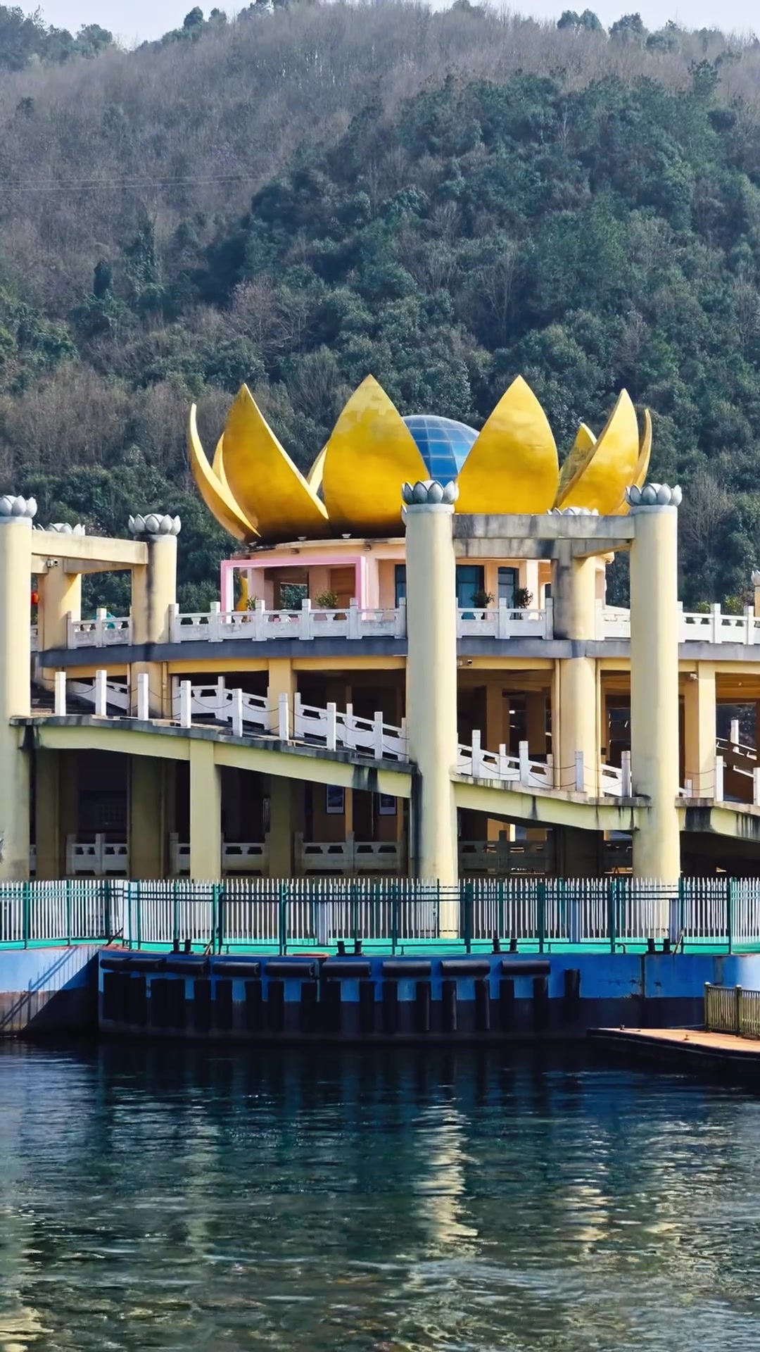 花亭湖,是夏日清凉梦境里最治愈的温柔