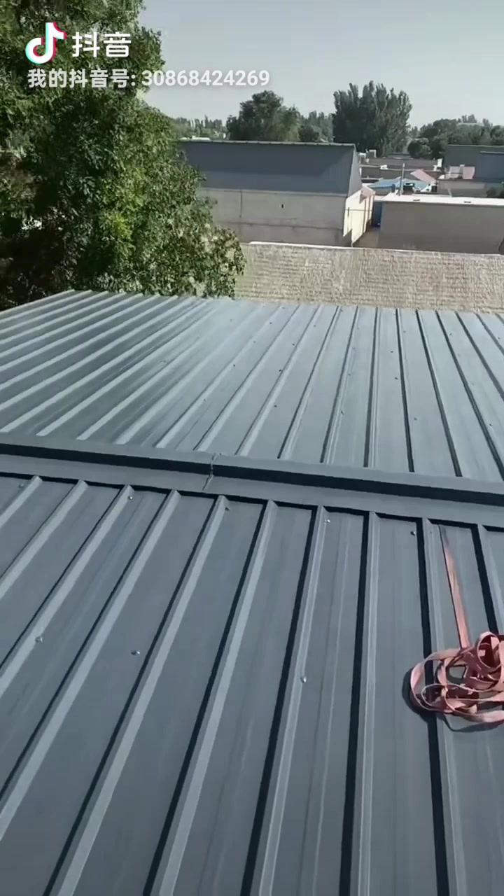 彩钢瓦翻新灰色施工完毕