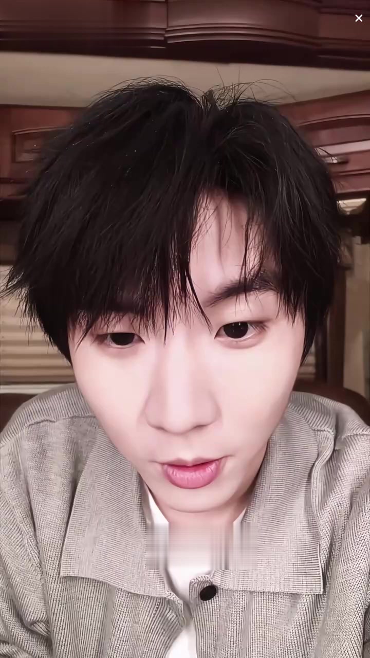 「马嘉祺中秋节高会直播」让一让,冷幽默大王来喽