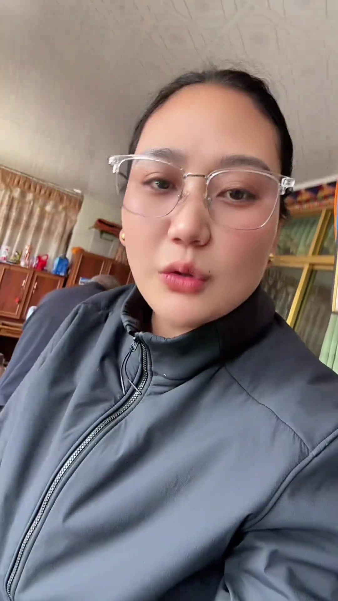 德吉旺姆与爷爷波平措的相关情况