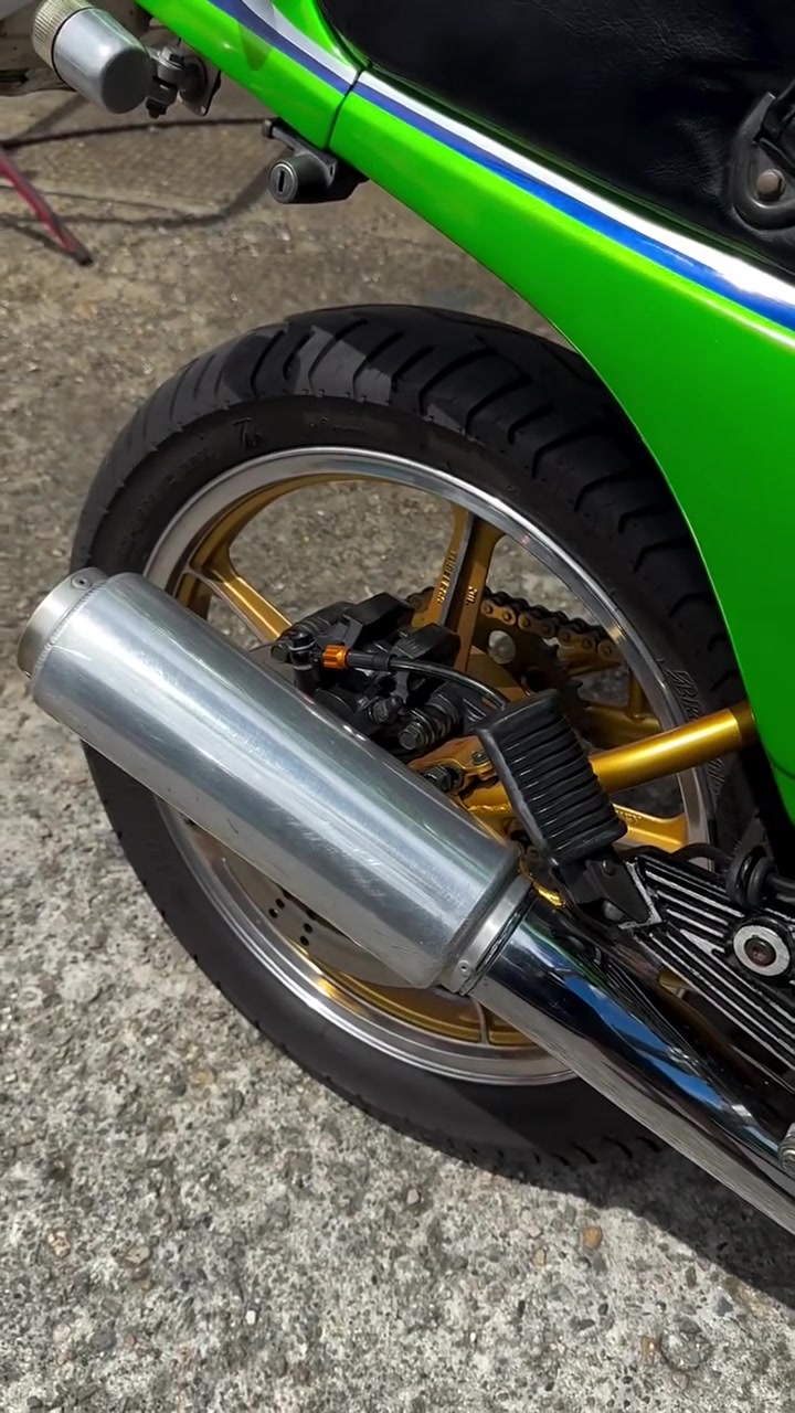 川崎gpz400改装化油器和排气管