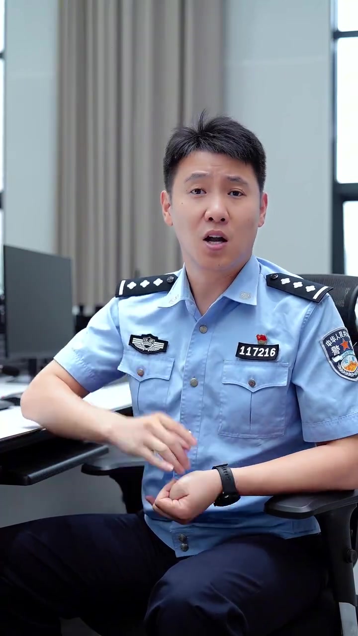 有,肯定有!」别管他说啥,就看他要你干啥!