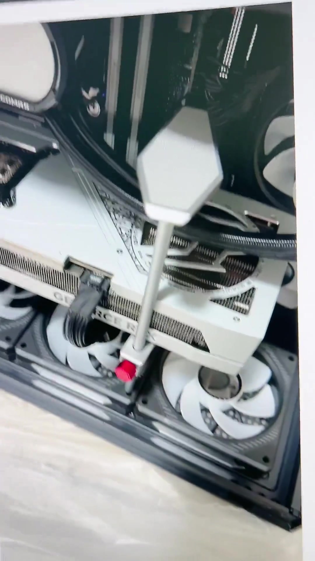 我家客户把显卡支架的用法掌握得炉火纯青