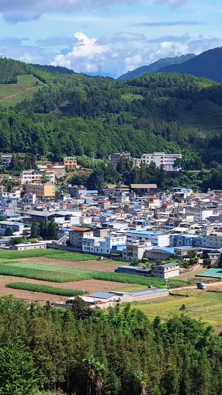 元江哈尼族彝族傣族自治县因远镇