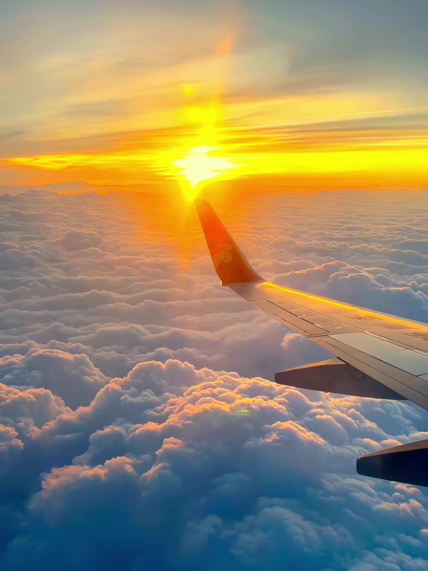 别犹豫,立马艾特出你觉得世界上最最最漂亮的女孩来看飞机晚霞